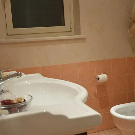 Homely * سامبييري